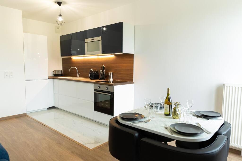 Elegant Apartment #6 Serris Buitenkant foto